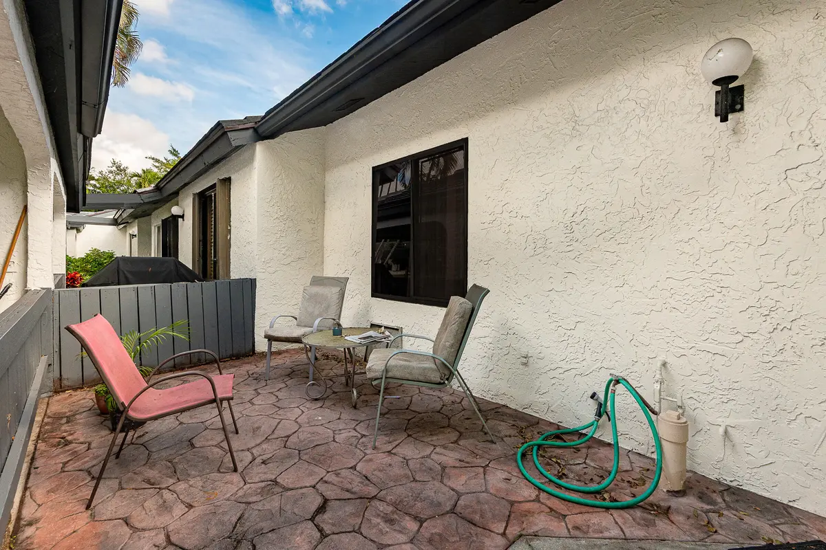 0-3 at 10074 Hickorywood Place, Boynton Beach