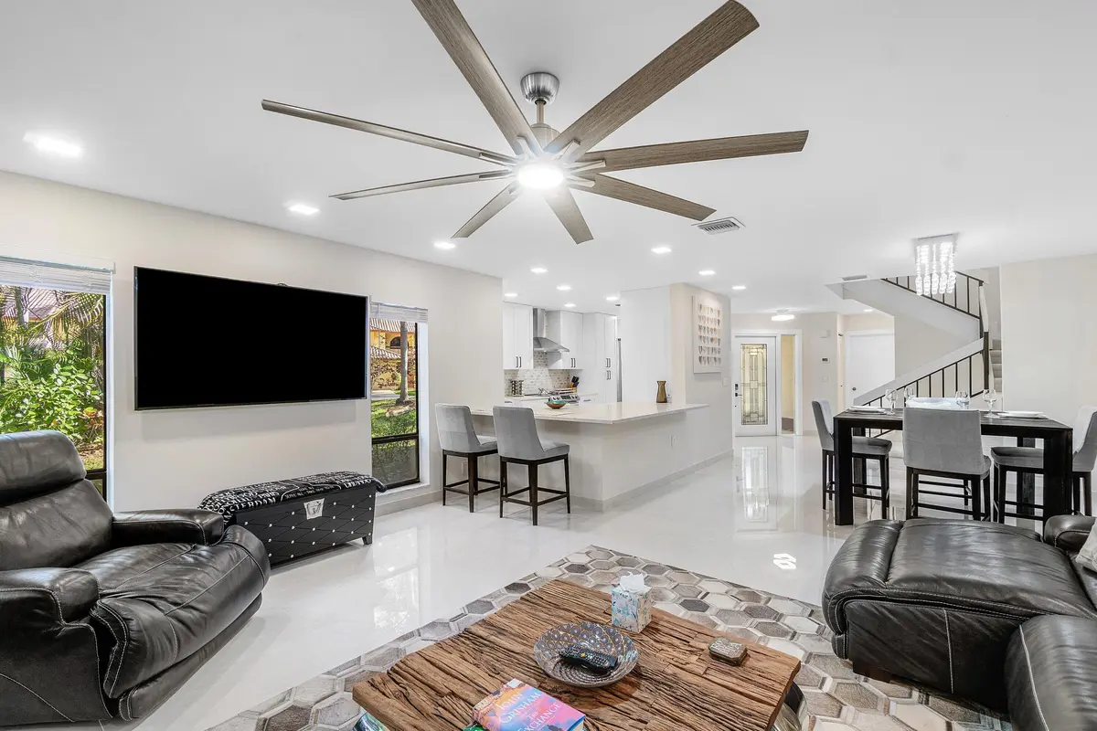 Contemporary & Move-In Ready at 5294 10th Fairway Drive, Delray Beach