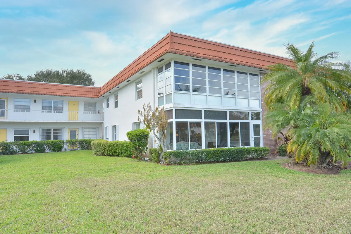 DSC_9018 N at 1225 NW 21st Street 906, Stuart