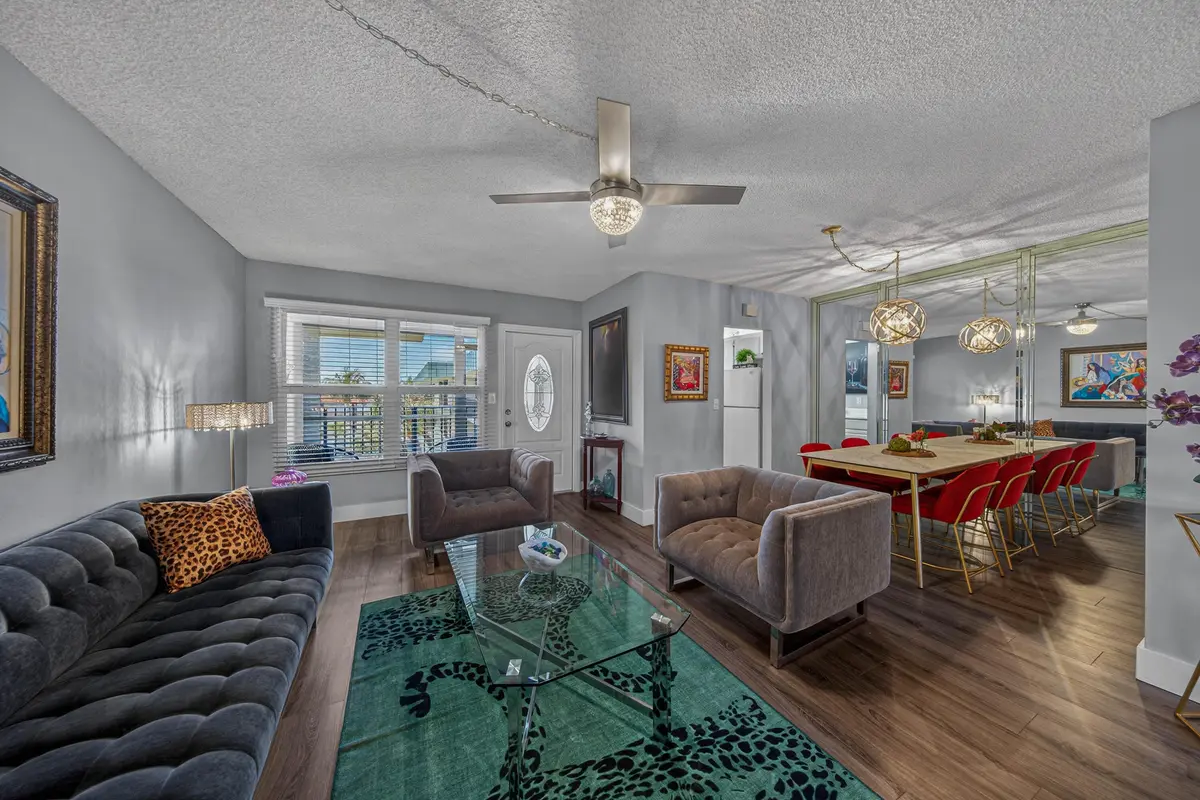 head-6 at 804 SE 7th Street 401, Deerfield Beach