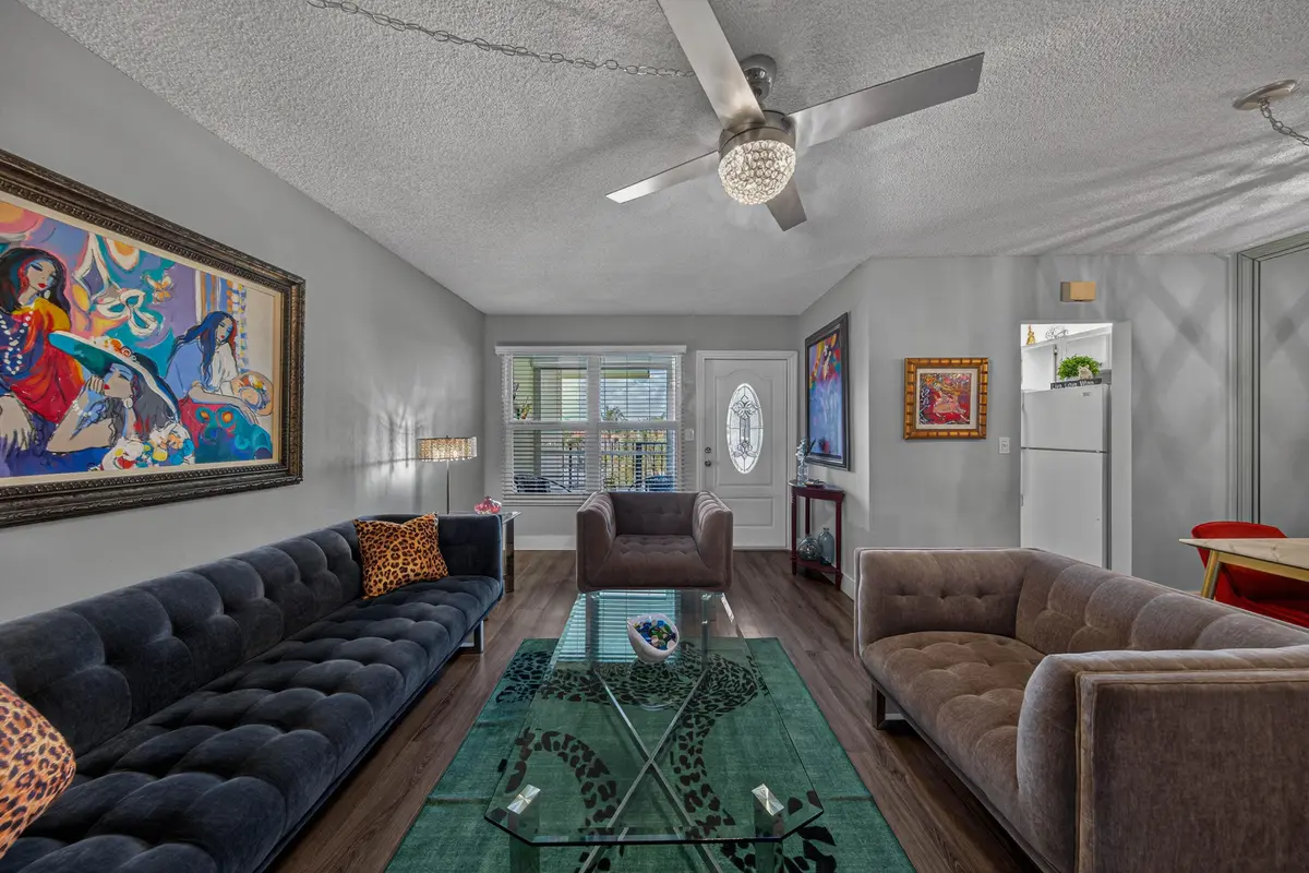 head-7 at 804 SE 7th Street 401, Deerfield Beach