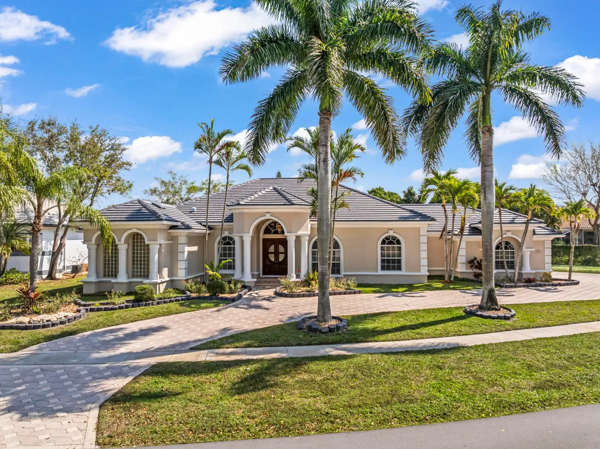 photos_high_resolution_2296_Greenview_Co at 2296 Greenview Cove Drive, Wellington