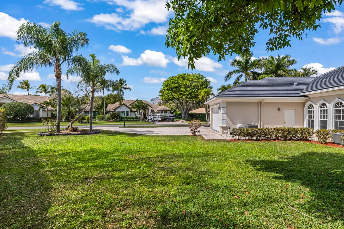 photos_high_resolution_2296_Greenview_Co at 2296 Greenview Cove Drive, Wellington