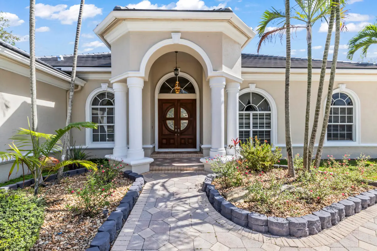 photos_high_resolution_2296_Greenview_Co at 2296 Greenview Cove Drive, Wellington
