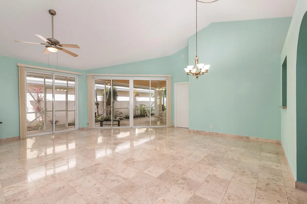 low-5 at 9213 Heathridge Drive, West Palm Beach