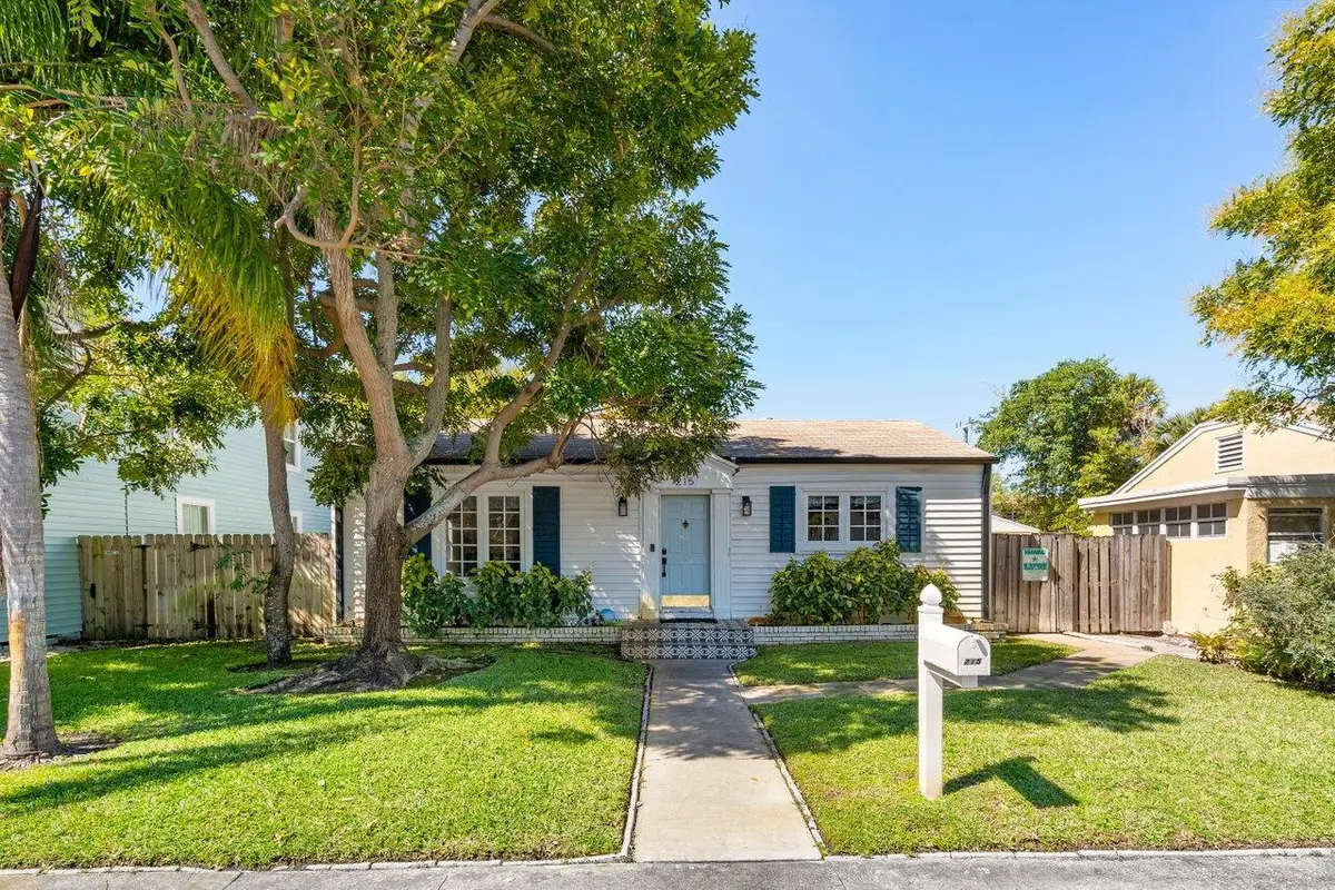 Exterior at 215 S Palmway, Lake Worth Beach