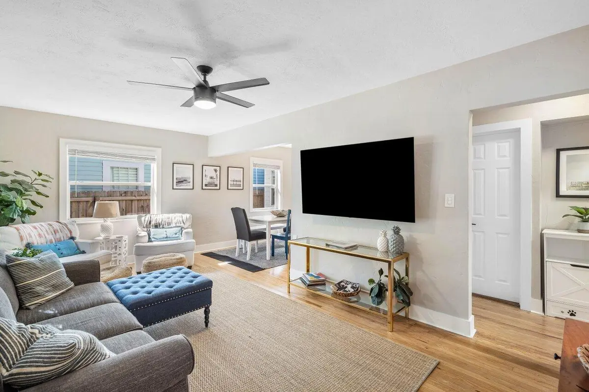 Living at 215 S Palmway, Lake Worth Beach