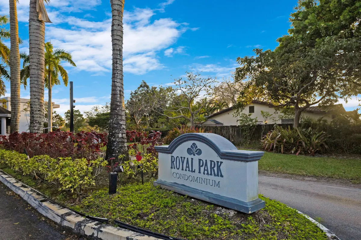 accutour_02 113-royal-pk-dr-001 at 113 Royal Pk Drive 3d, Oakland Park
