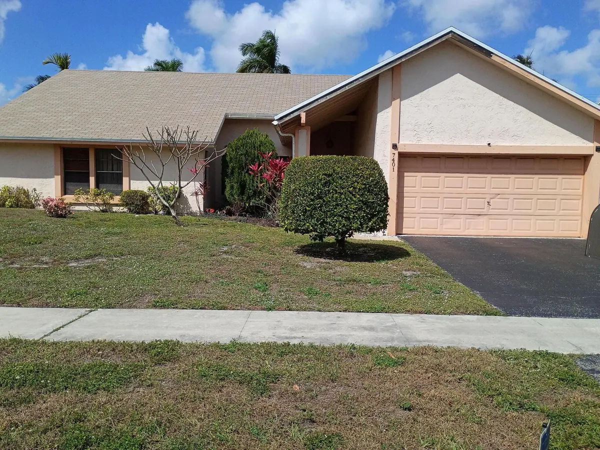 McKenzie front ent 2 at 7401 NW 49th Court, Lauderhill