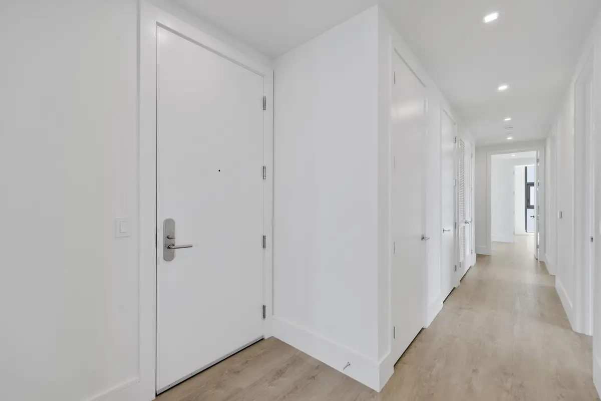 220 Lake Shore Drive - 27.jpg-FULL at 220 Lake Shore Drive 1823, Lake Park