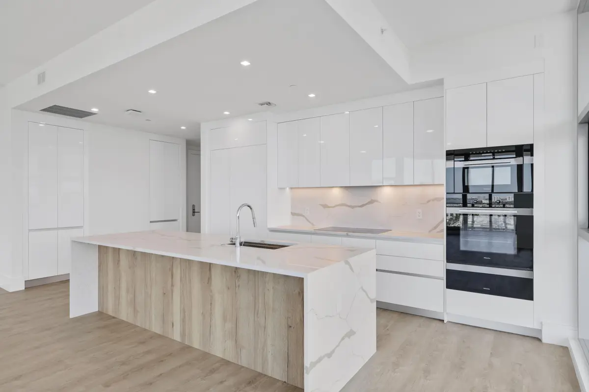 220 Lake Shore Drive - 10.jpg-FULL at 220 Lake Shore Drive 1823, Lake Park