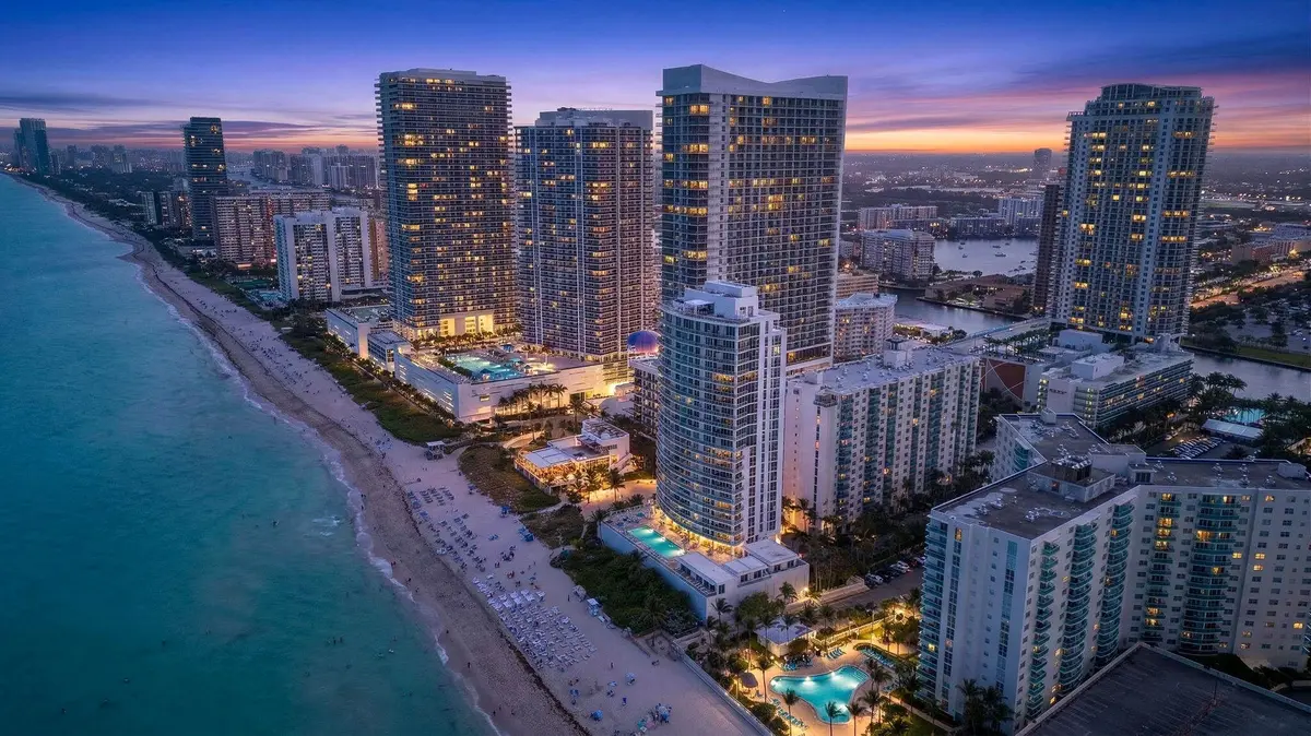 Twilight at 4001 S Ocean Drive 11f, Hollywood