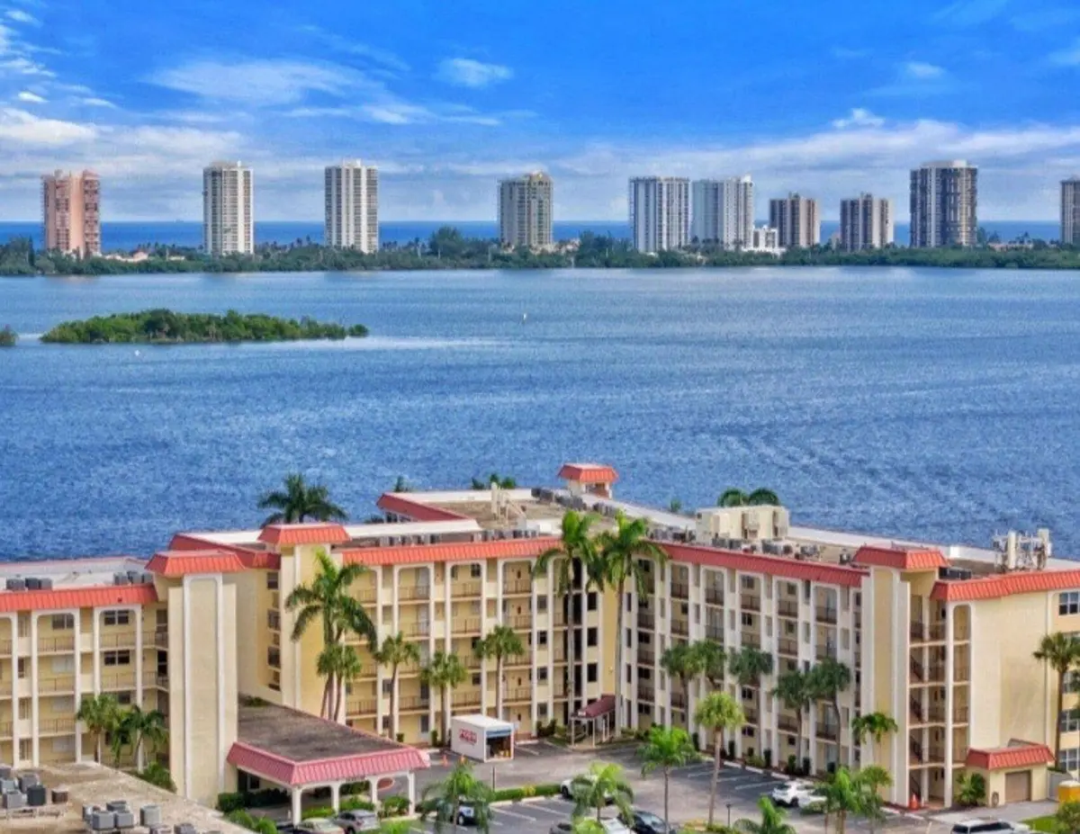 Prime Location Near Beach & Dinning, at 100 Paradise Harbour Boulevard 502, North Palm Beach
