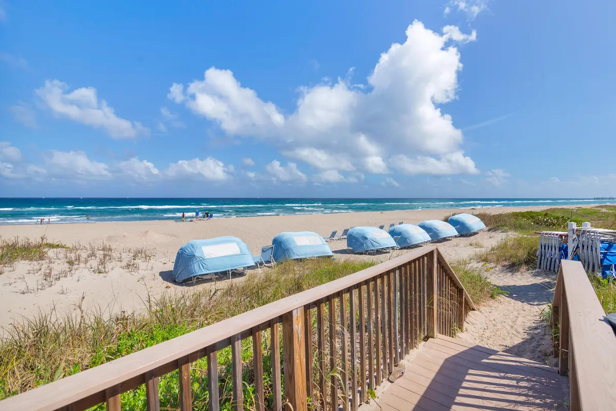 Chairs for you at 2600 S Ocean Boulevard 302w, Palm Beach