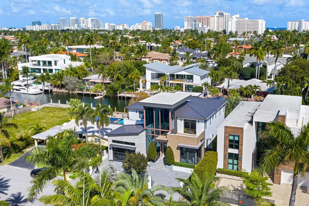 Aerial at 424 Coconut Isle Drive, Fort Lauderdale