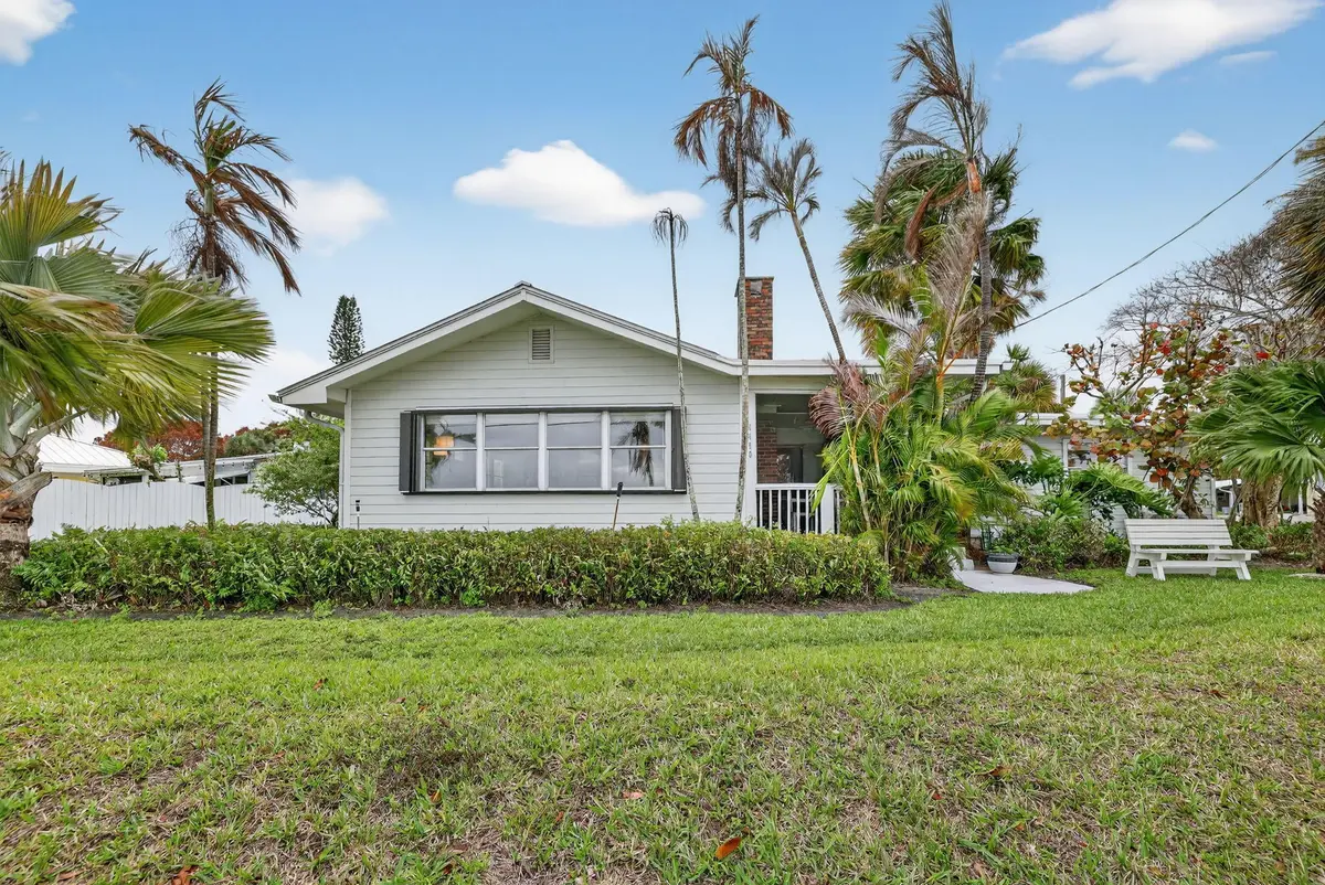1-web-or-mls-3A5A7976 at 4490 NE Indian River Drive, Jensen Beach