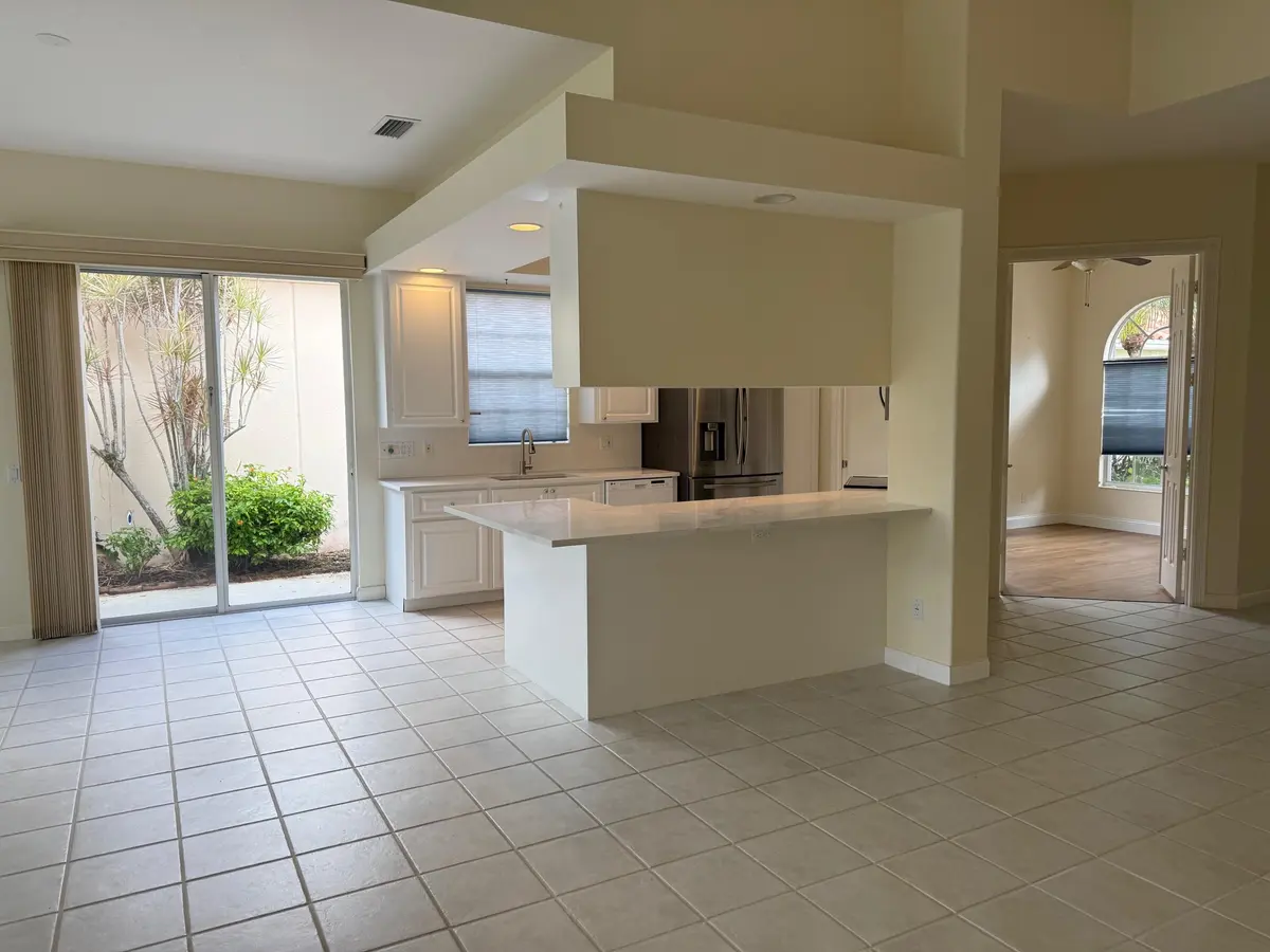 Kitchen at 2541 Kittbuck Way, West Palm Beach
