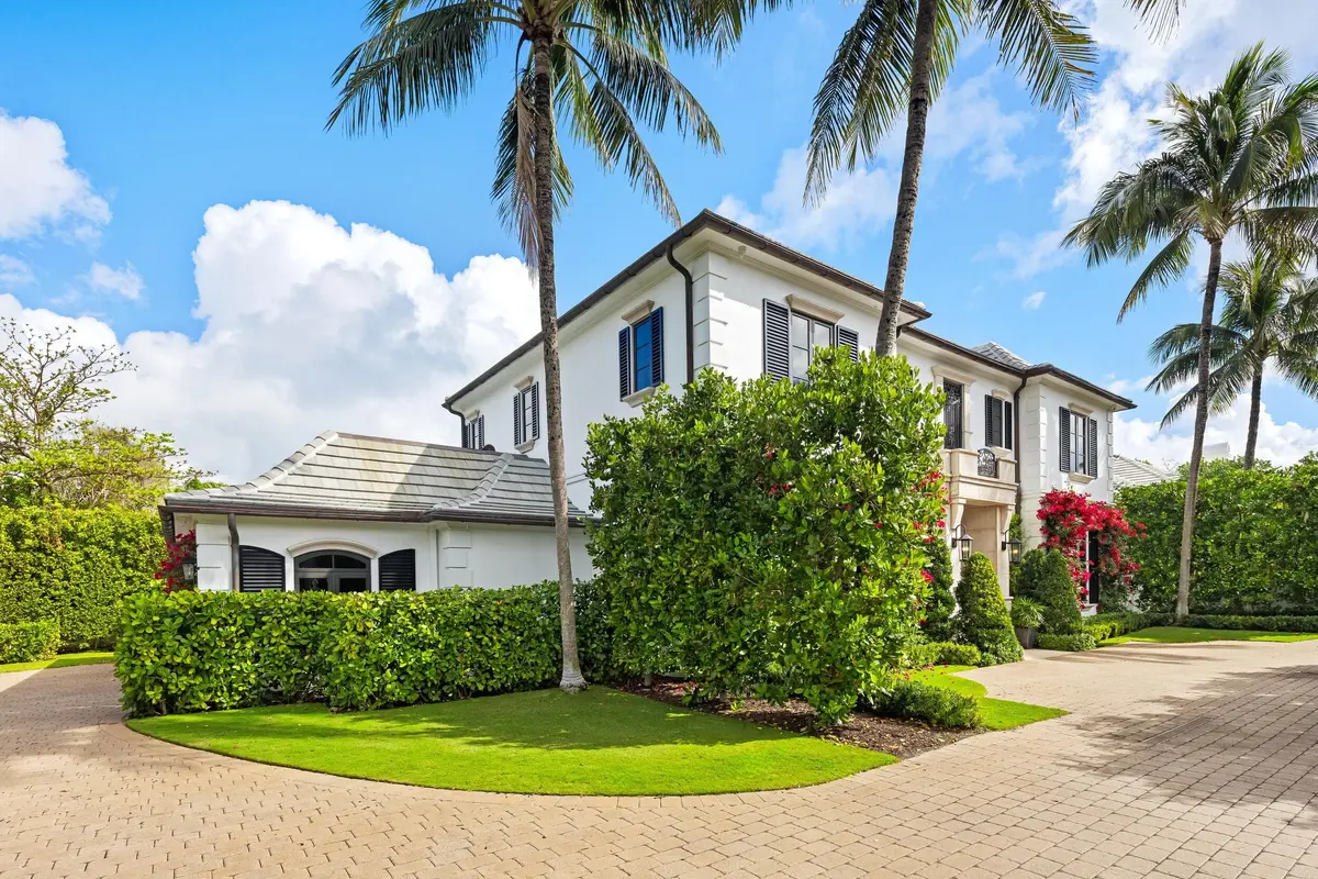 Front Exterior at 125 Via Vizcaya, Palm Beach