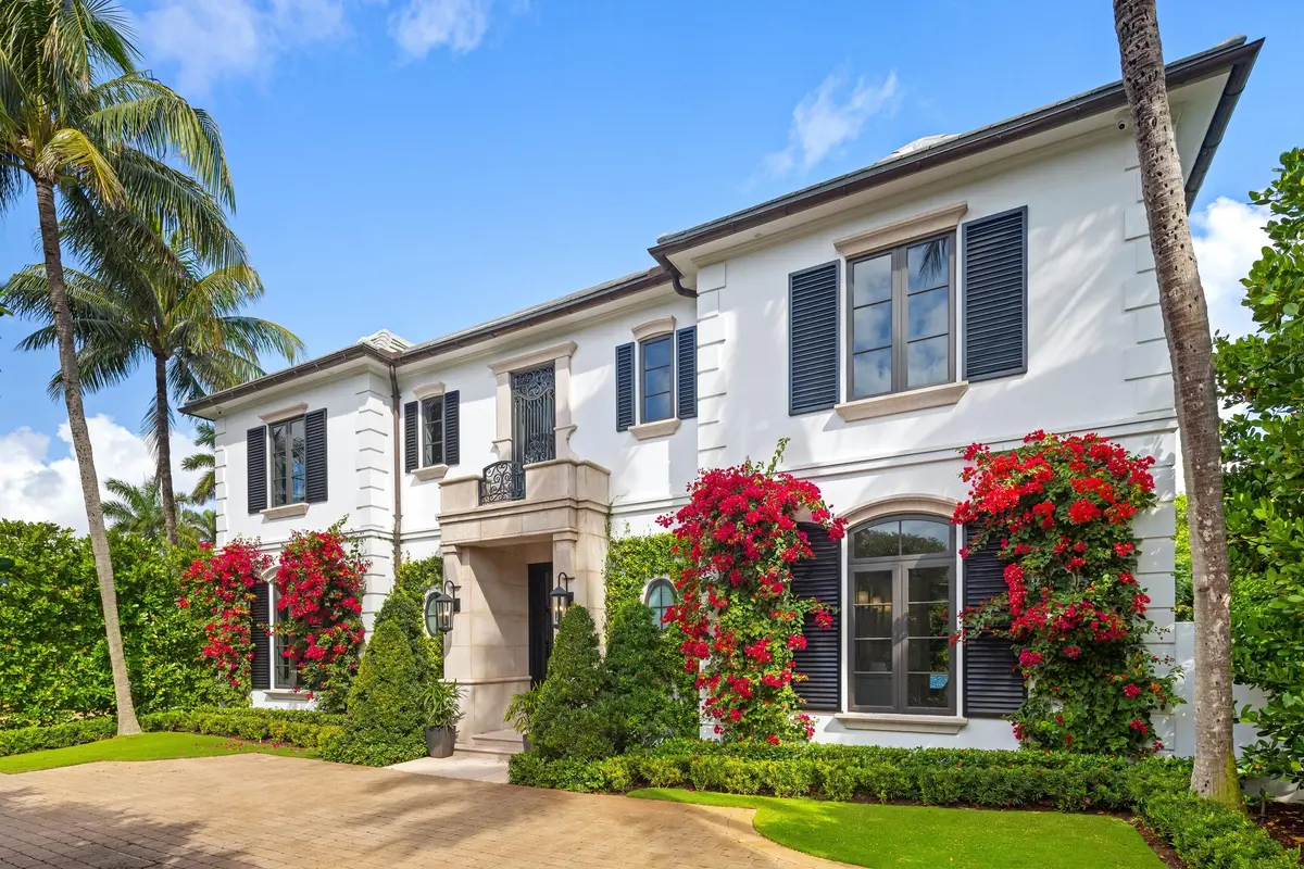 Front Exterior at 125 Via Vizcaya, Palm Beach