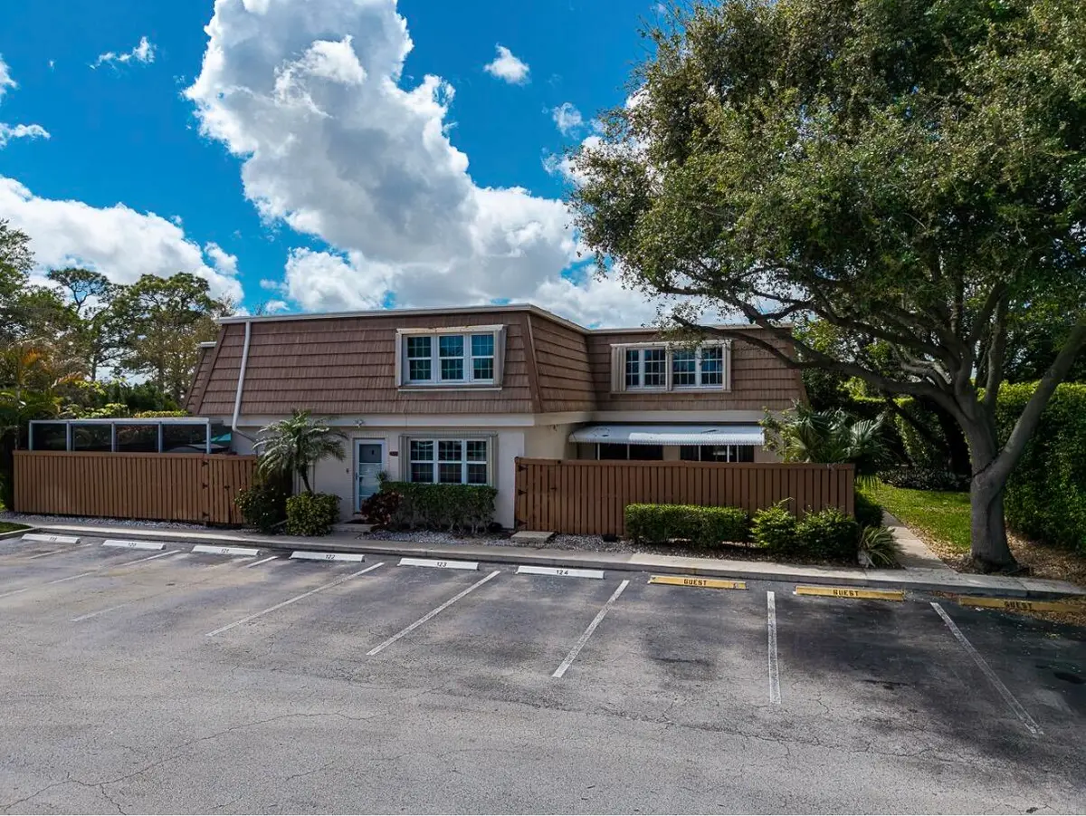 East View at 4300 Hazel Avenue D, Palm Beach Gardens
