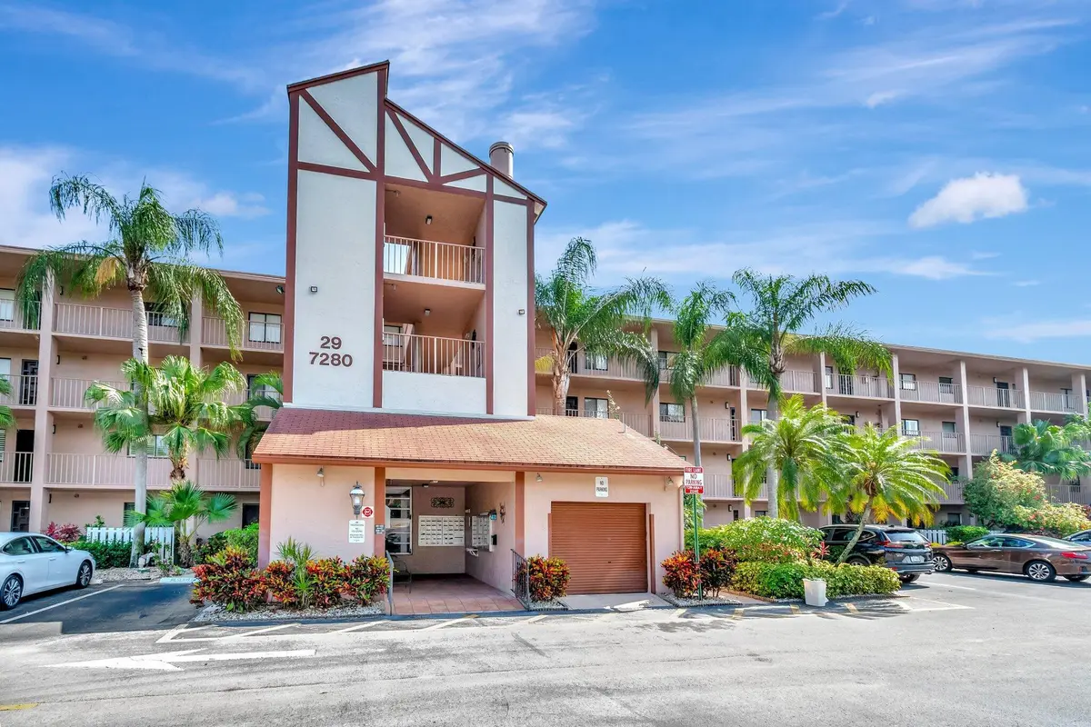 7280 AMBERLY at 7280 Amberly Lane 110, Delray Beach