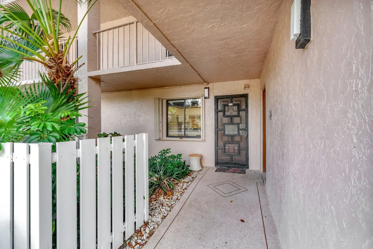ENTRY at 7280 Amberly Lane 110, Delray Beach