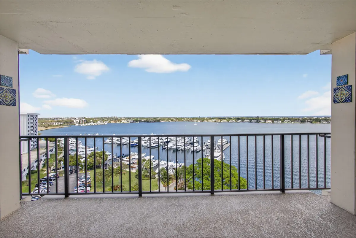 15-web-or-mls-5D1A5665 at 134 Lakeshore Drive T13, North Palm Beach