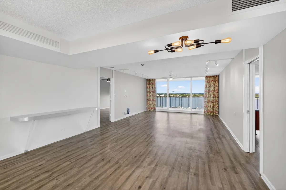 26-web-or-mls-5D1A5710 (1) at 134 Lakeshore Drive T13, North Palm Beach