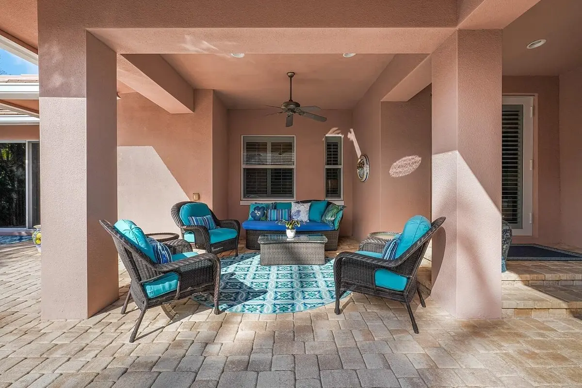 Courtyard Sitting at 9078 Castle Harbour Circle, Vero Beach