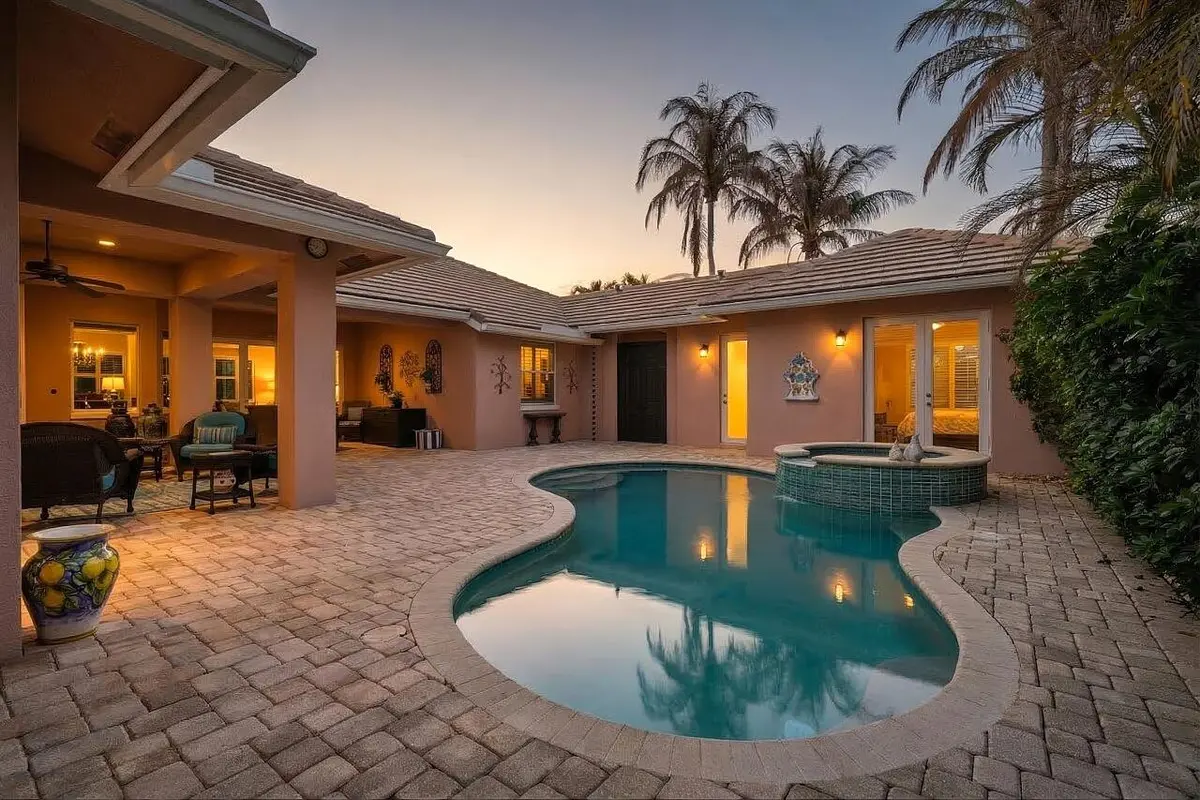 Courtyard Pool and Spa at 9078 Castle Harbour Circle, Vero Beach