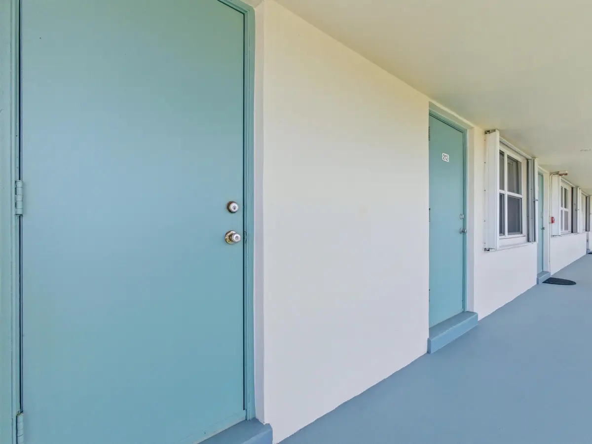 Entry at 680 W Horizons W 212, Boynton Beach