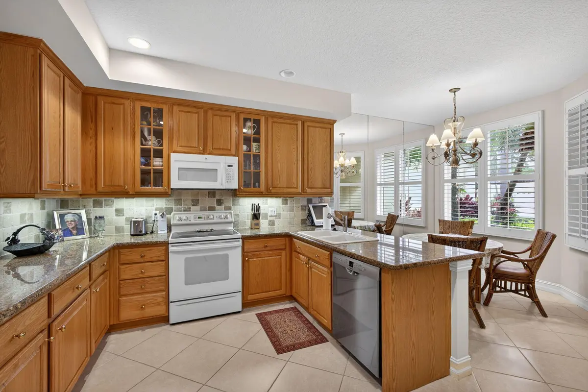 32-web-or-mls-5D1A6163 at 113 Palm Point Circle A, Palm Beach Gardens