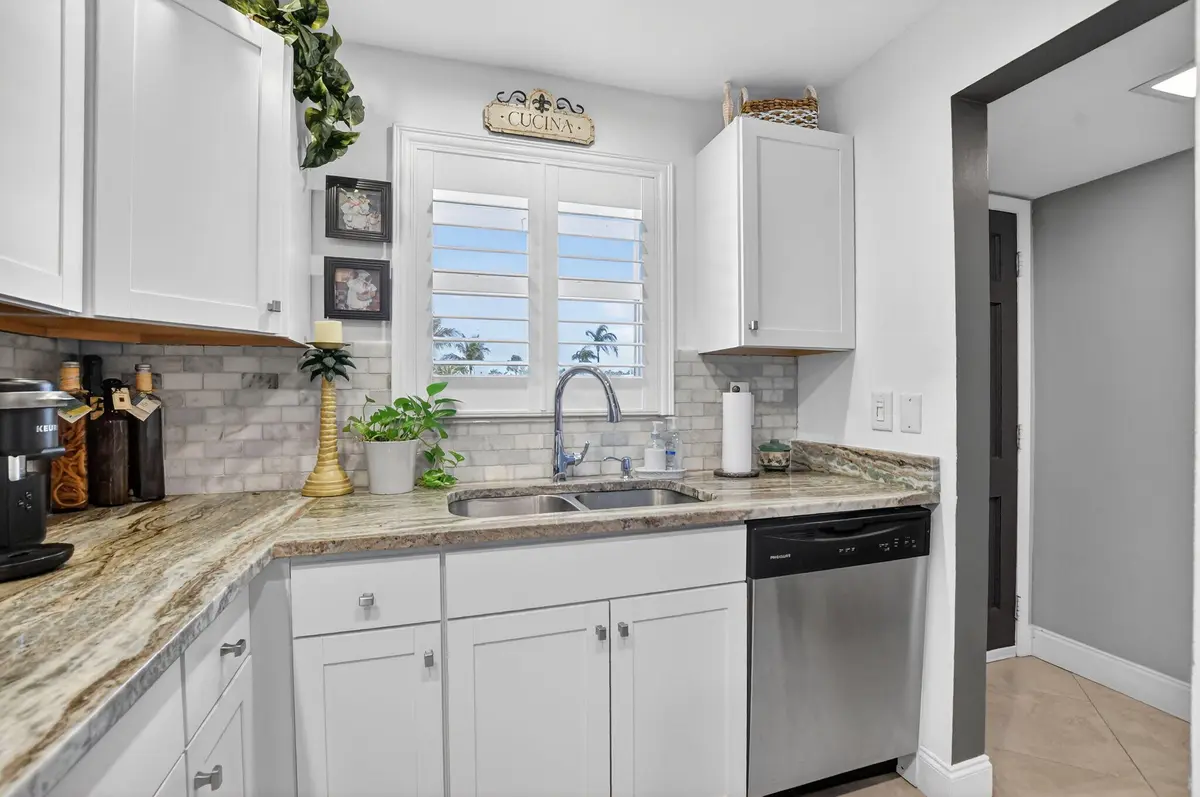 8-web-or-mls-DSC_5557 at 2570 Banyan Road Unit # 3, Boca Raton