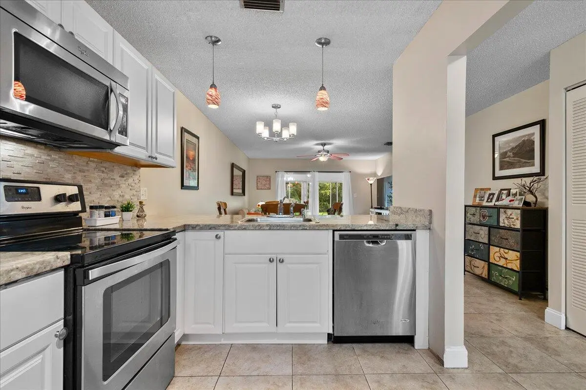 06-JLC_6778 at 162 Lake Susan Lane, West Palm Beach