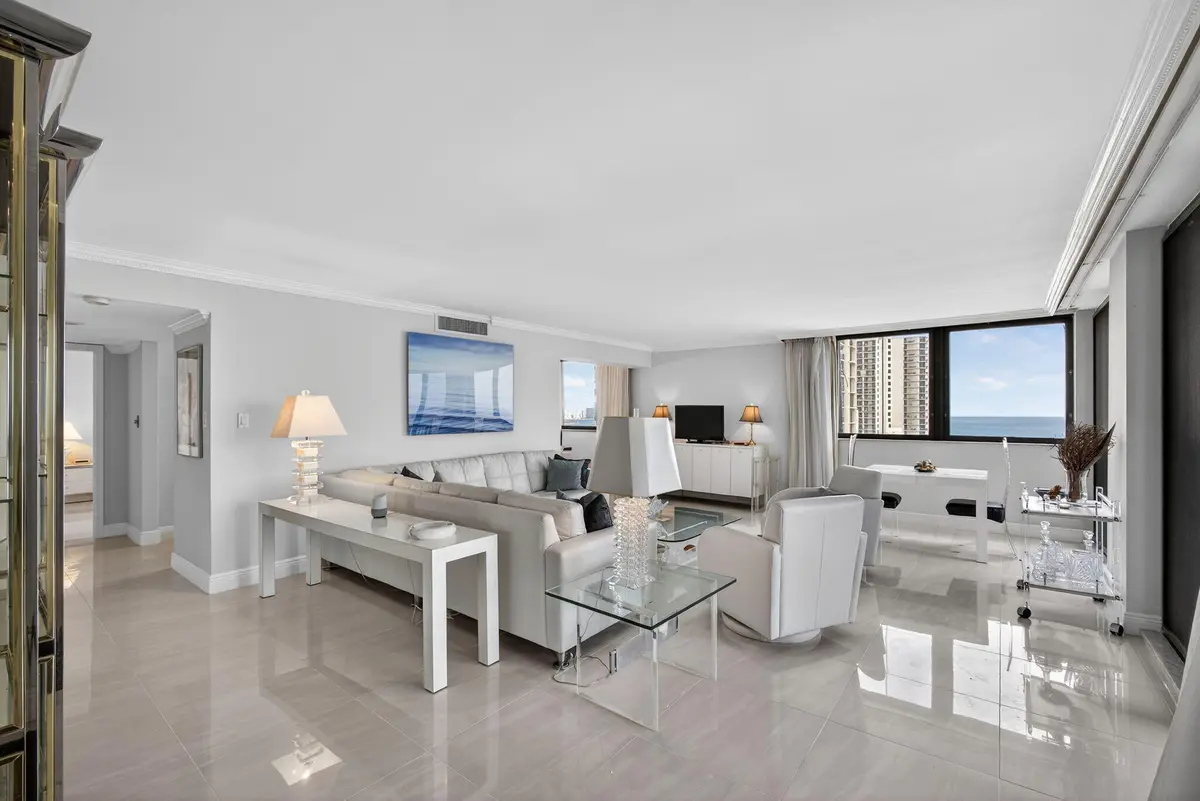 Living at 5380 N Ocean Drive 12e, Singer Island