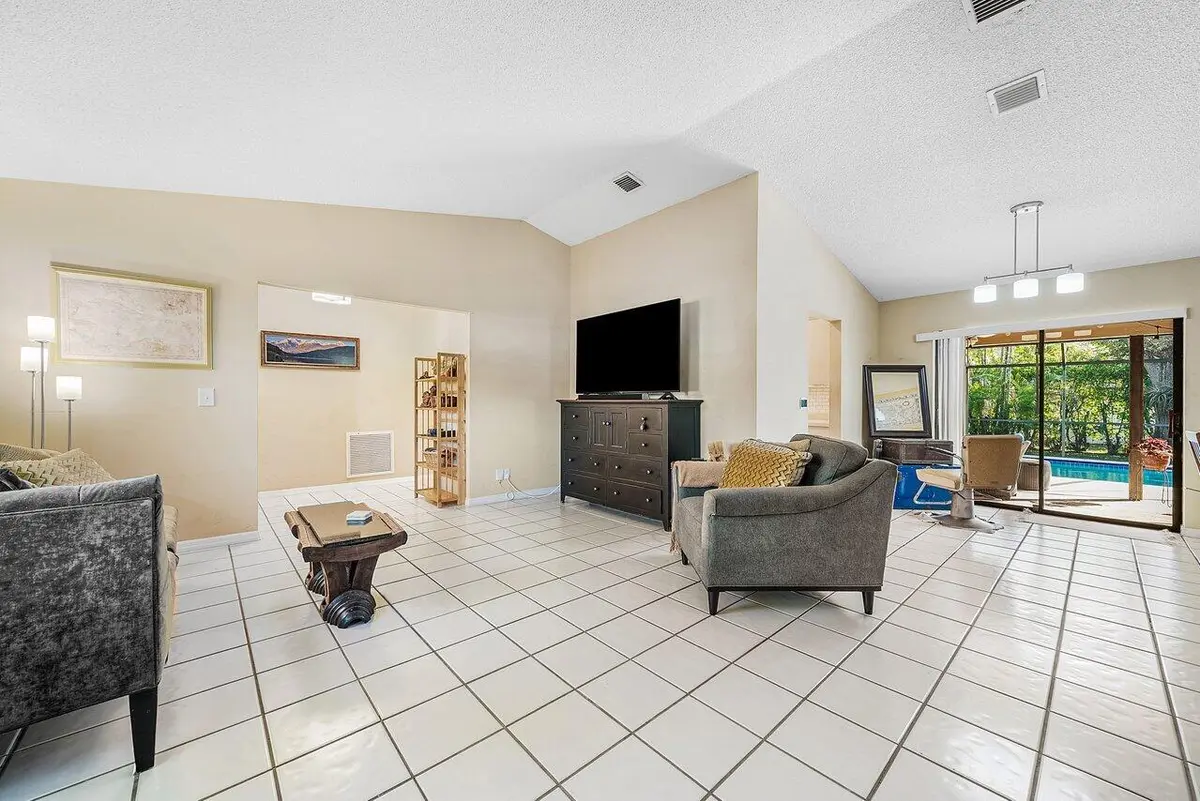 006-1510FirethornDrive-Wellington-FL-334 at 1510 Firethorn Drive, Wellington