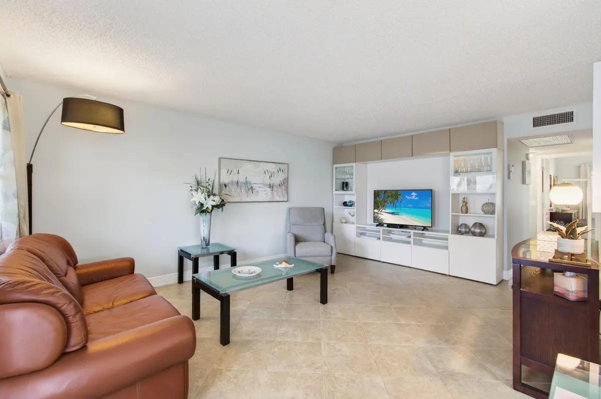 9-web-or-mls-DSC_5378 at 1121 Cambridge F, Deerfield Beach