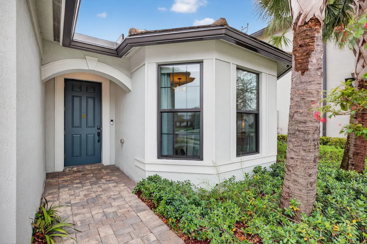 5-web-or-mls-699A4791 at 2455 Primrose Place, Oakland Park