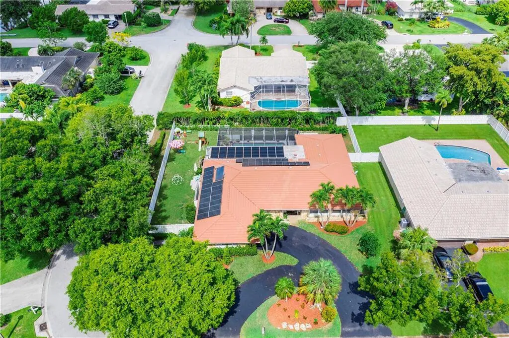 frt ext drone at 208 NW 91st Avenue, Coral Springs