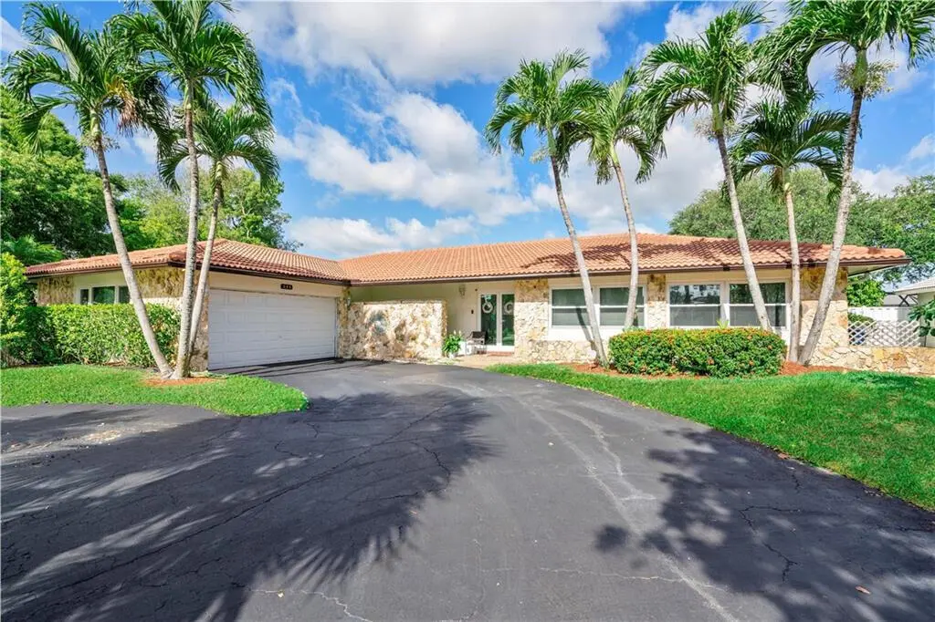 Exterior front at 208 NW 91st Avenue, Coral Springs