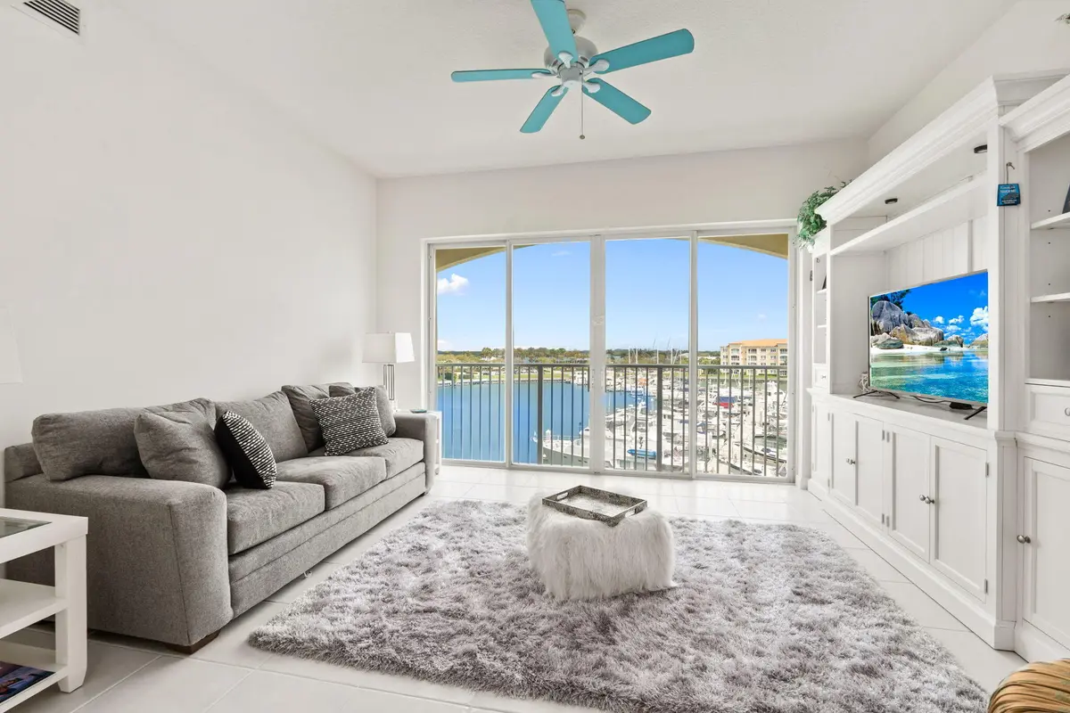 17-web-or-mls-DSC02738 at 14 Harbour Isle Drive Ph01, Fort Pierce