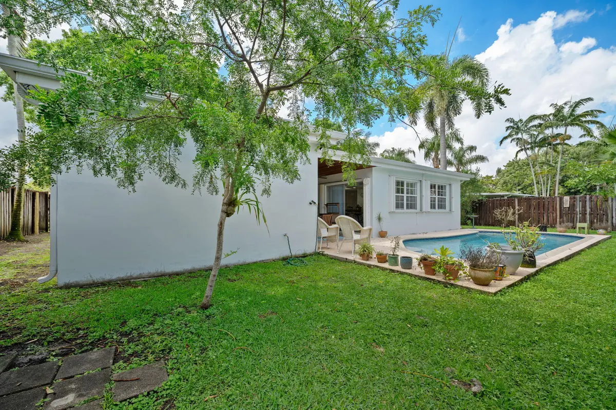 25-web-or-mls-4954-sw-91st-ave at 4954 SW 91st Avenue, Cooper City