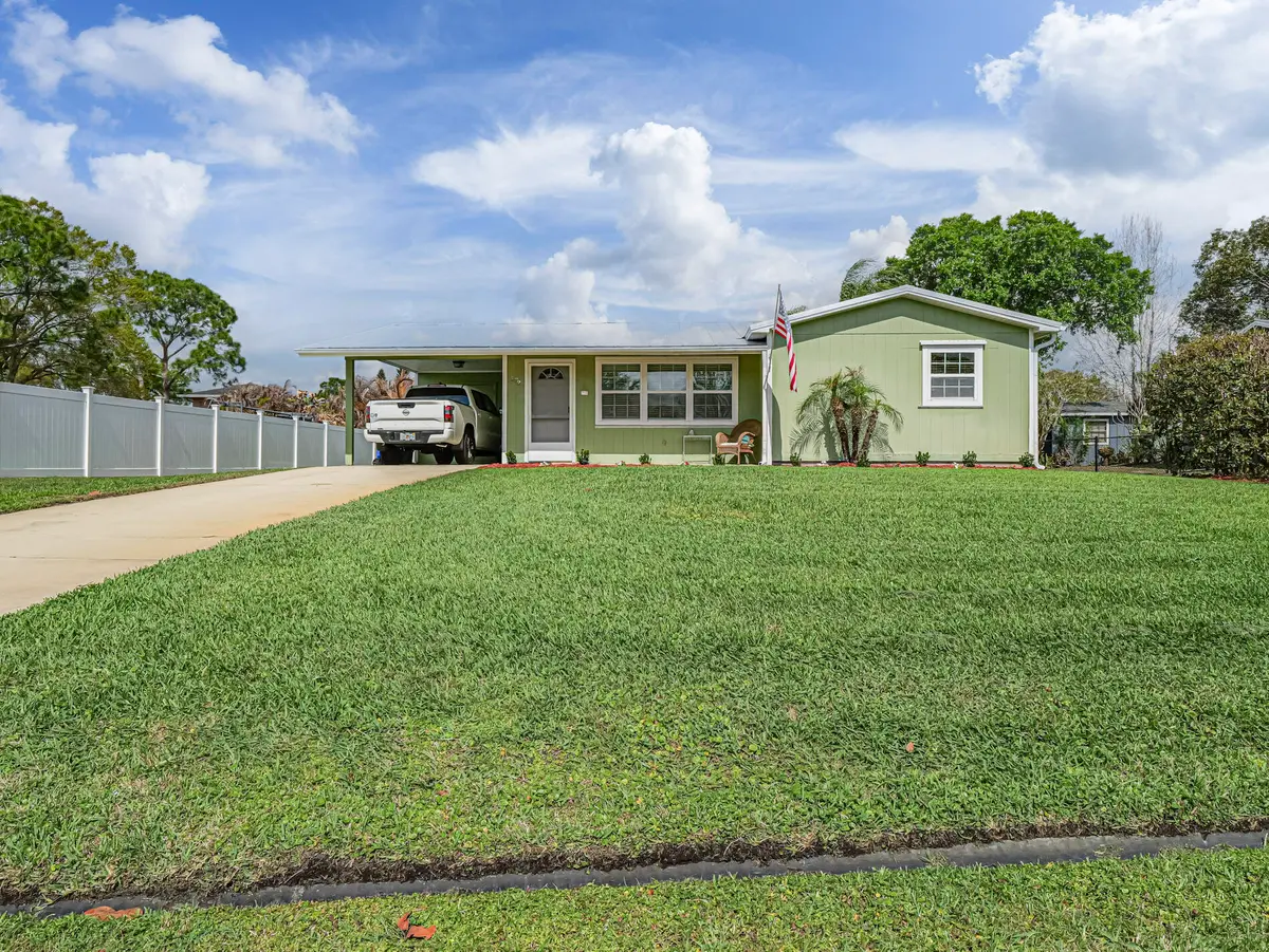 573 Autumn Terrace, Sebastian, FL – photo 2