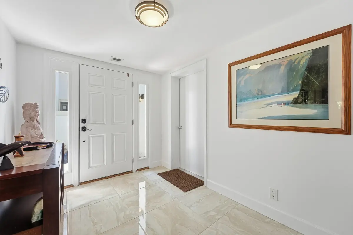 FOYER at 16648 Traders Crossing 107, Jupiter