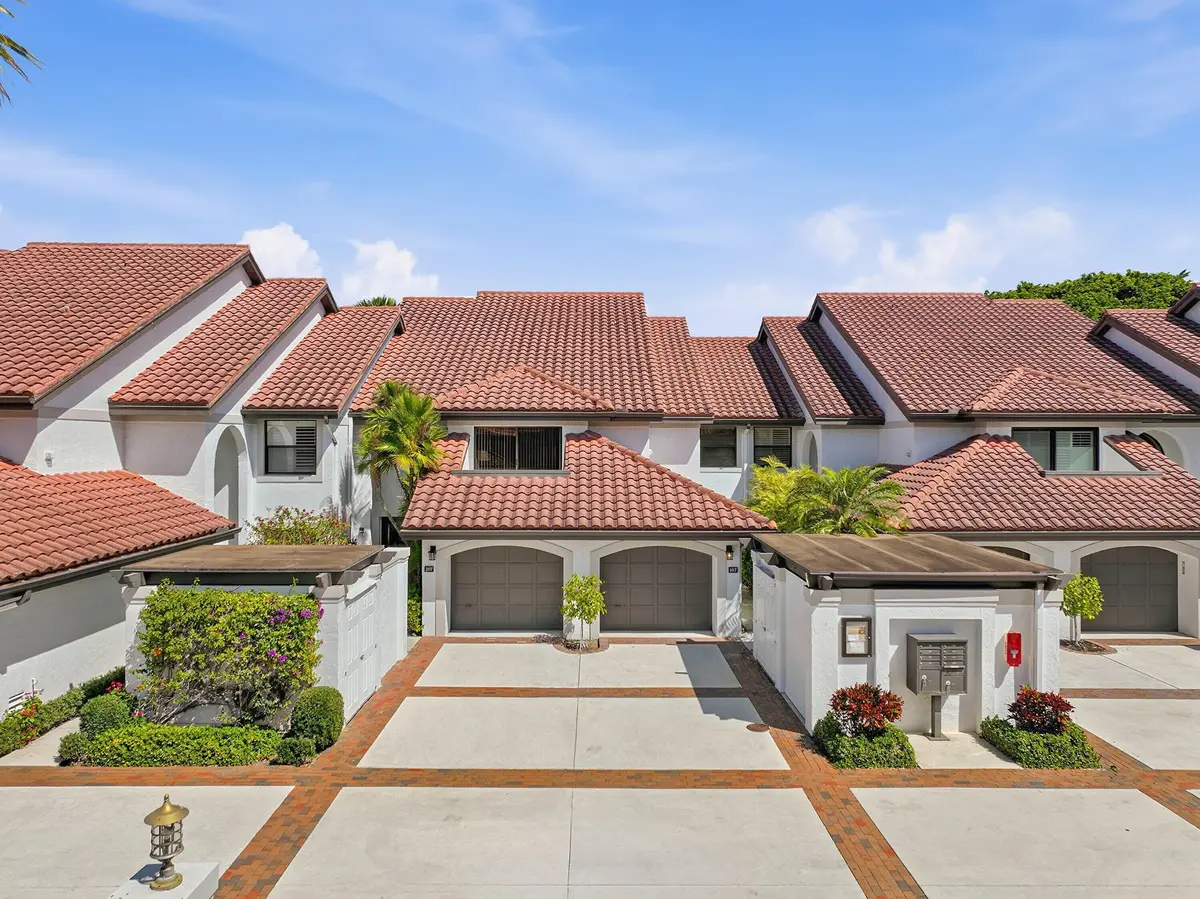 GARAGE + PLENTY OF GUEST PARKING at 16648 Traders Crossing 107, Jupiter