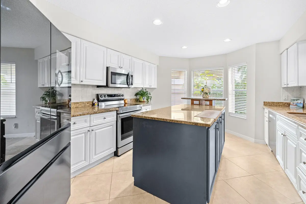 Kitchen at 218 W Canterbury Dr W, Palm Beach Gardens