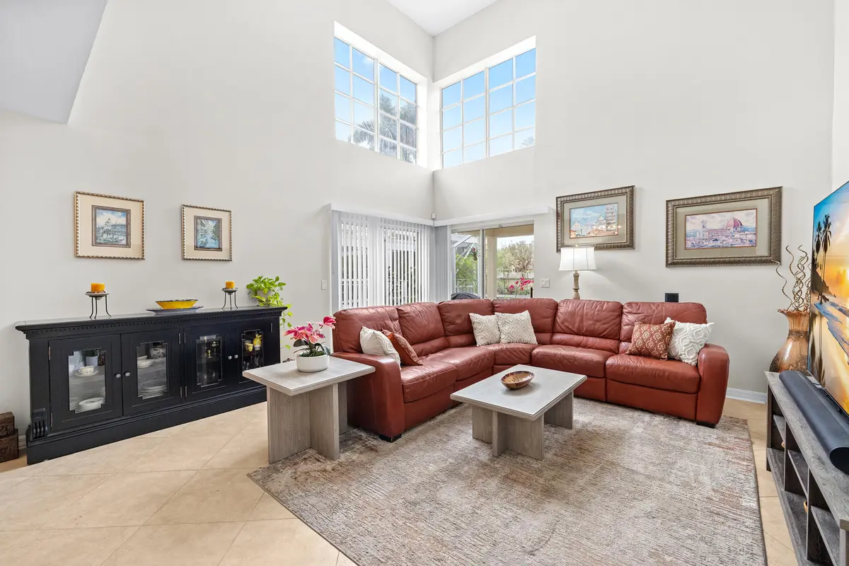 Living room at 218 W Canterbury Dr W, Palm Beach Gardens