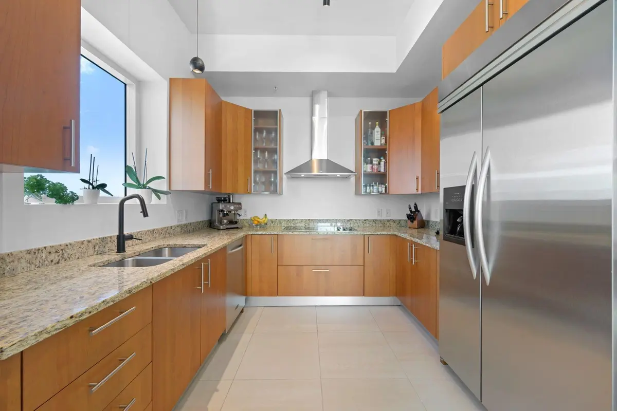 s6fXTJtA at 1945 S Ocean Drive Ph 2808, Hallandale Beach