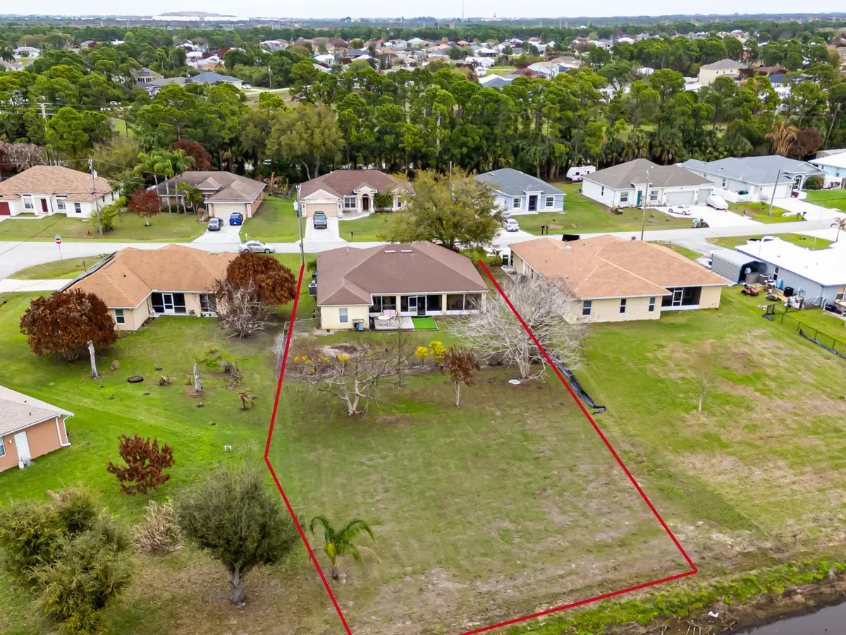 Oversized lot over .4 Acres at 6162 NW Gatun Drive, Port St. Lucie