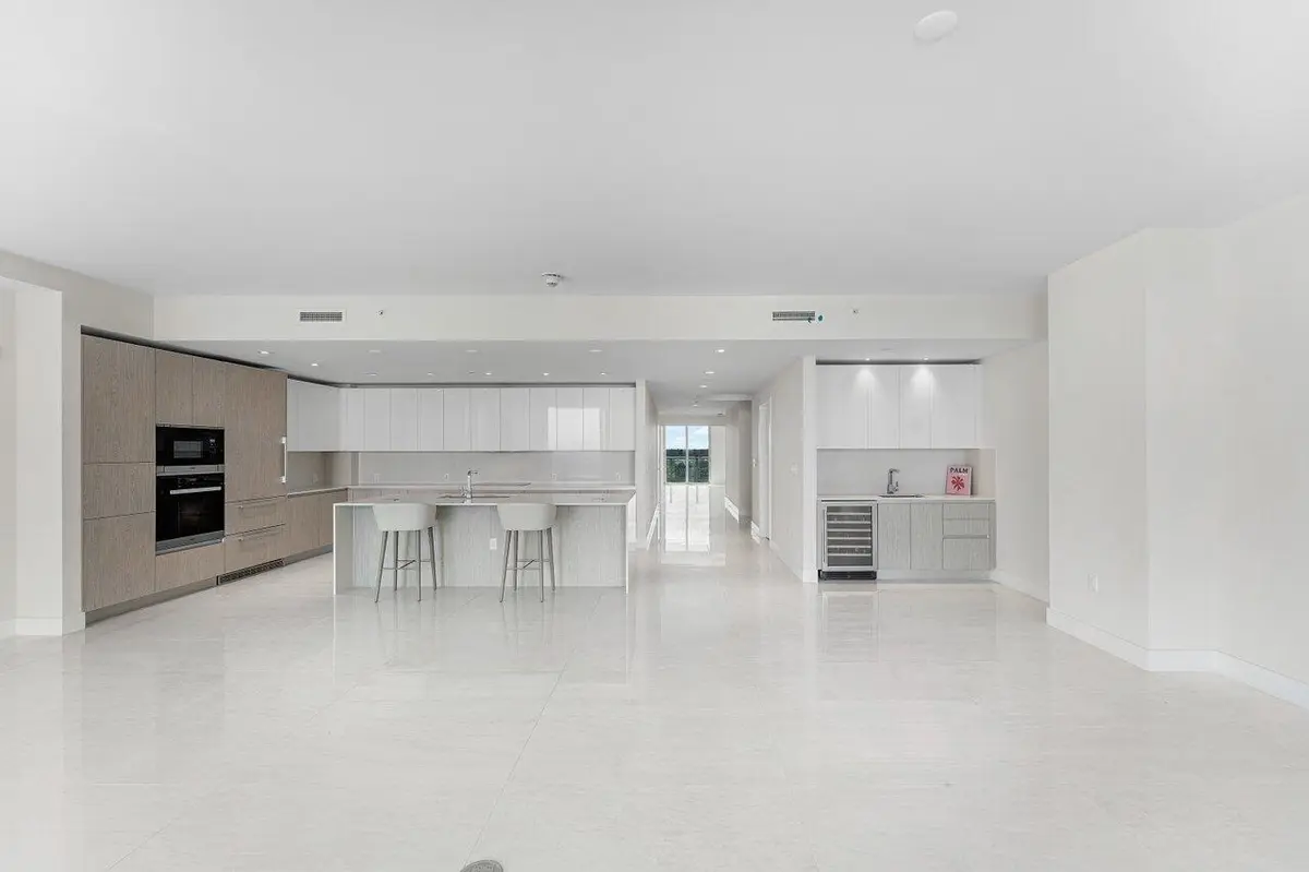 010-3100NorthOceanDrive-RivieraBeach-FL- at 3100 N Ocean Drive P705, Riviera Beach